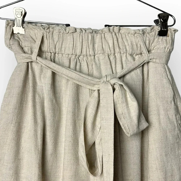 Black Tape Linen Belted Short in Light Birch - Picture 3 of 6